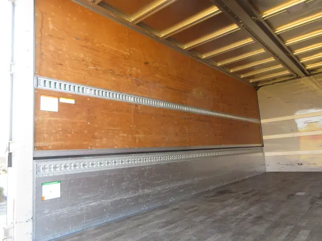 いすゞ フォワード 2RG-FRR90T2(2WD)の写真15