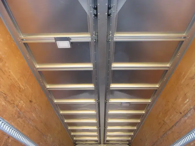 いすゞ フォワード 2RG-FRR90T2(2WD)の写真16