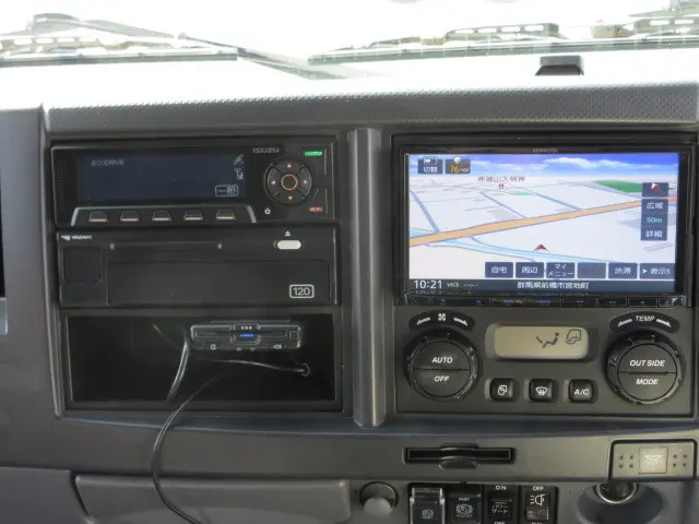 いすゞ フォワード 2RG-FRR90T2(2WD)の写真22