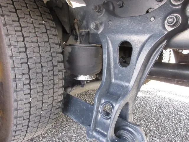 いすゞ フォワード 2RG-FRR90T2(2WD)の写真34