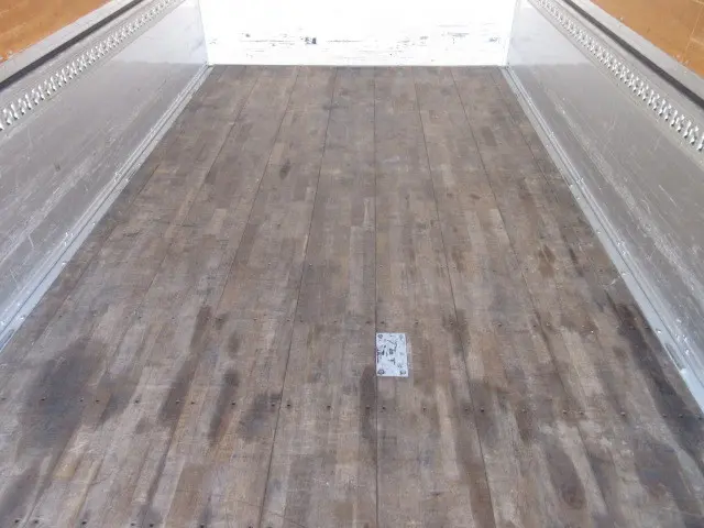 いすゞ フォワード 2RG-FRR90T2(2WD)の写真38