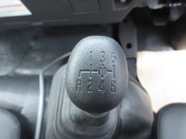いすゞ フォワード 2RG-FRR90S4(2WD)の写真22