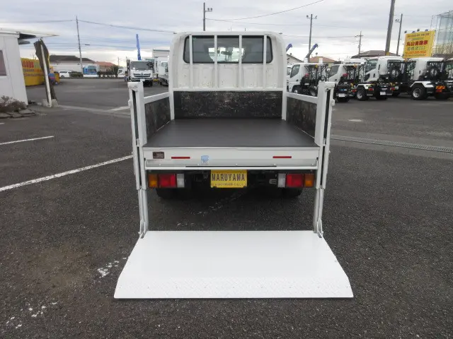 いすゞ エルフ TRG-NJS85A(4WD)の写真9