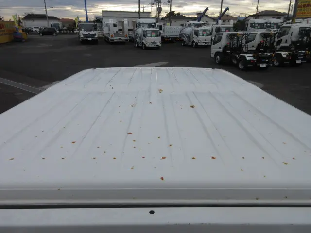 いすゞ エルフ TRG-NJS85A(4WD)の写真14