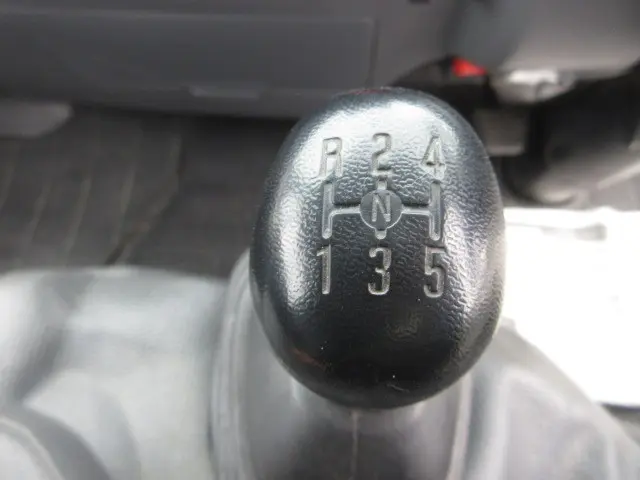 いすゞ エルフ TRG-NJS85A(4WD)の写真19