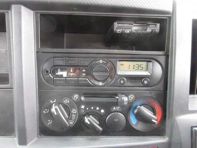 いすゞ エルフ TRG-NJS85A(4WD)の写真20