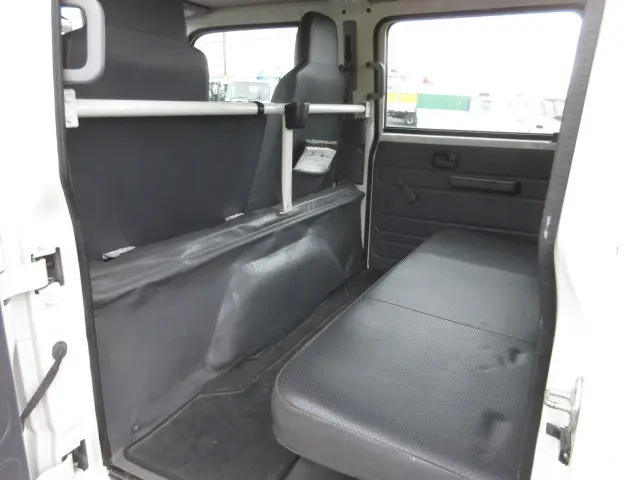 いすゞ エルフ TRG-NJS85A(4WD)の写真25