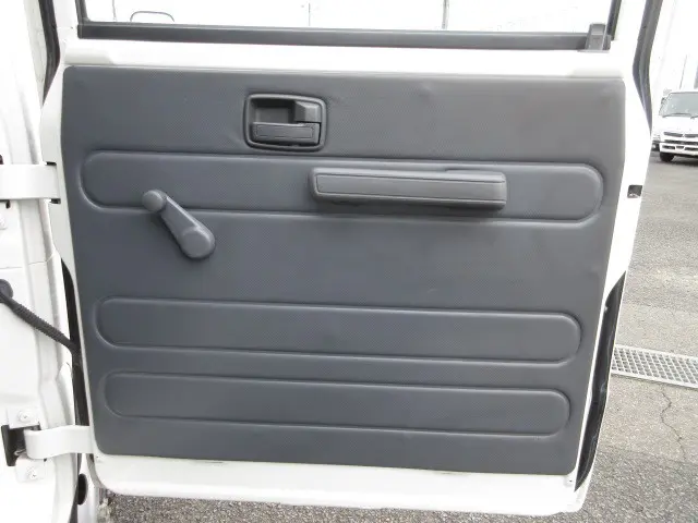 いすゞ エルフ TRG-NJS85A(4WD)の写真27