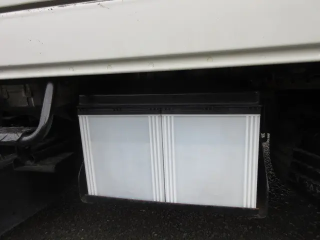 いすゞ エルフ TRG-NJS85A(4WD)の写真38