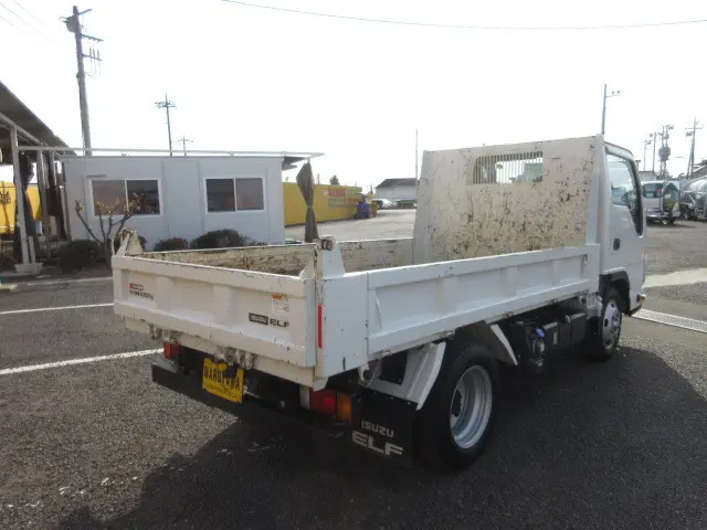 いすゞ エルフ 2RG-NJR88AN(2WD)の写真4