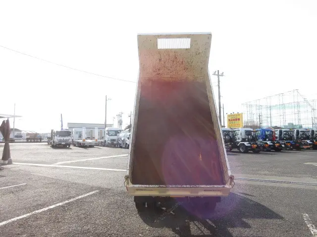 いすゞ エルフ 2RG-NJR88AN(2WD)の写真15