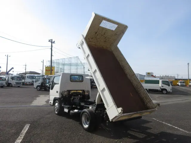 いすゞ エルフ 2RG-NJR88AN(2WD)の写真16