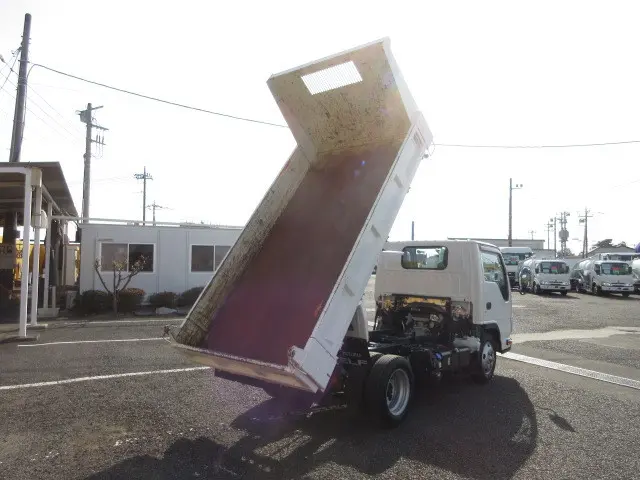 いすゞ エルフ 2RG-NJR88AN(2WD)の写真17