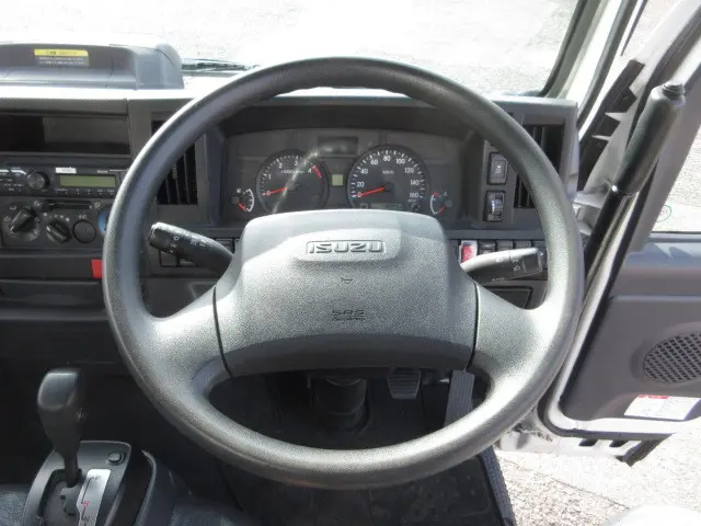 いすゞ エルフ 2RG-NJR88AN(2WD)の写真23