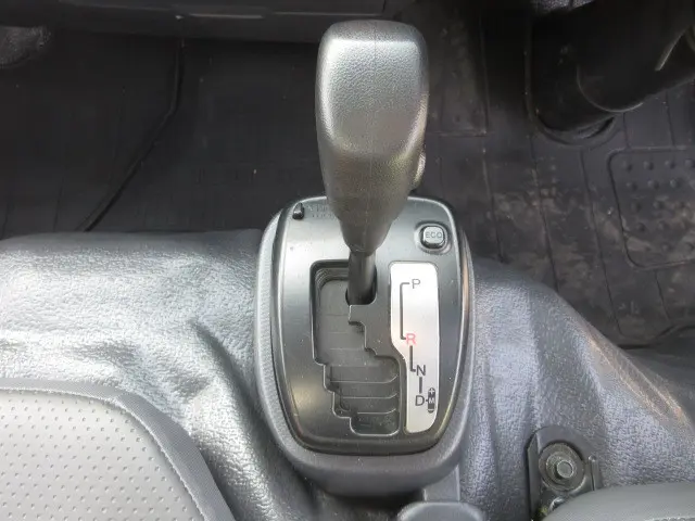 いすゞ エルフ 2RG-NJR88AN(2WD)の写真25