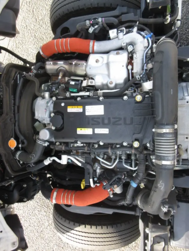 いすゞ エルフ 2RG-NJR88AN(2WD)の写真35