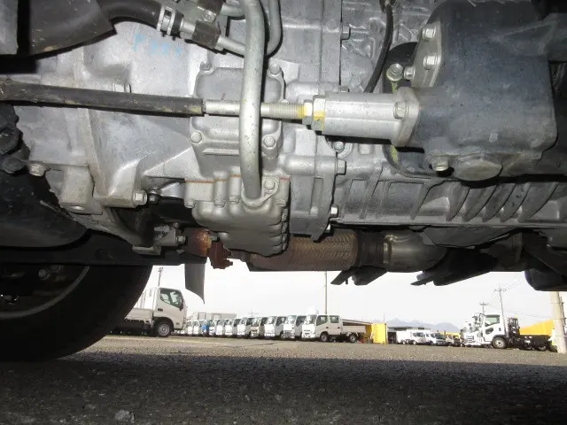 いすゞ エルフ 2RG-NJR88AN(2WD)の写真37