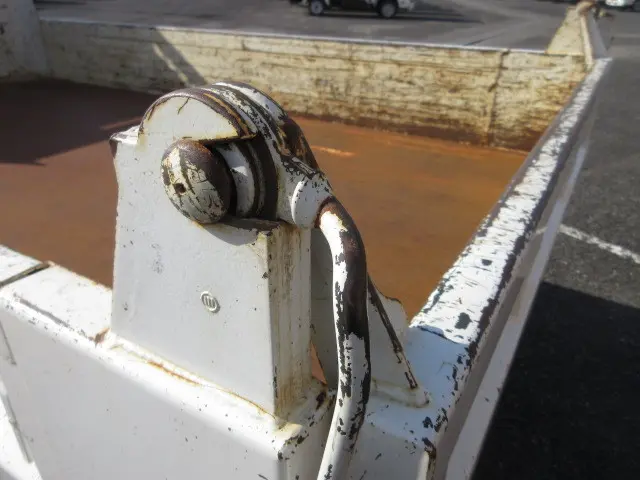 いすゞ エルフ 2RG-NJR88AN(2WD)の写真49