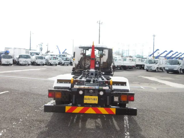 いすゞ フォワード 2RG-FRR90S2(2WD)の写真7