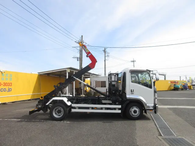 いすゞ フォワード 2RG-FRR90S2(2WD)の写真13