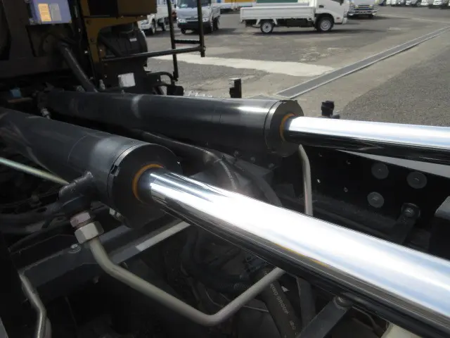 いすゞ フォワード 2RG-FRR90S2(2WD)の写真23