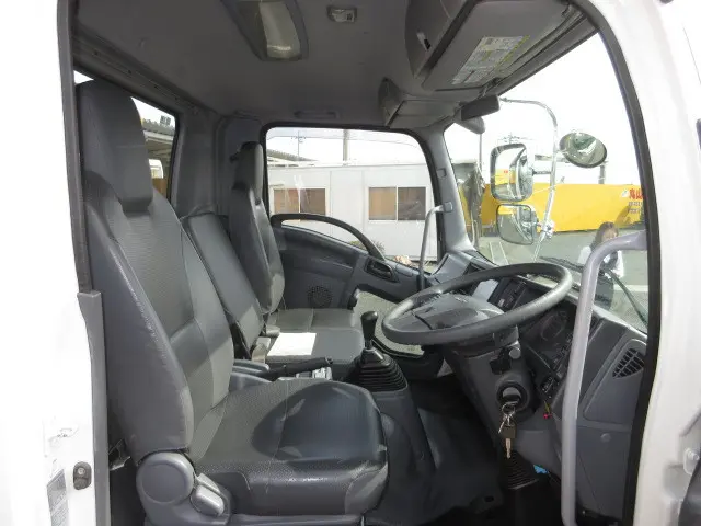 いすゞ フォワード 2RG-FRR90S2(2WD)の写真27