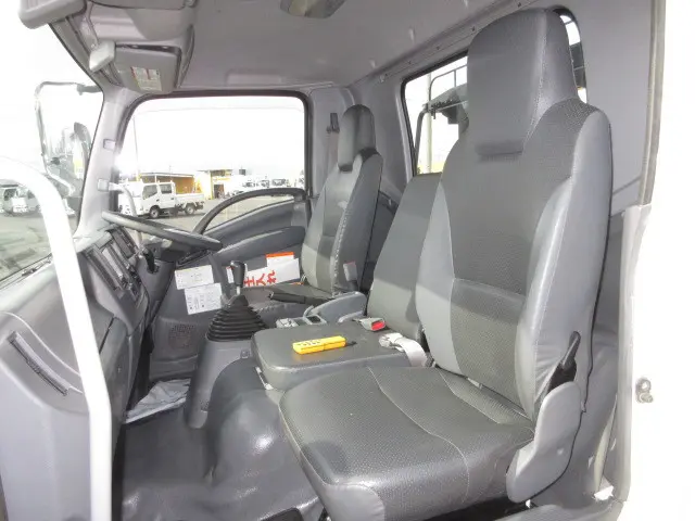 いすゞ フォワード 2RG-FRR90S2(2WD)の写真34