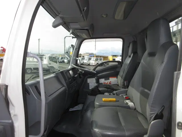 いすゞ フォワード 2RG-FRR90S2(2WD)の写真35