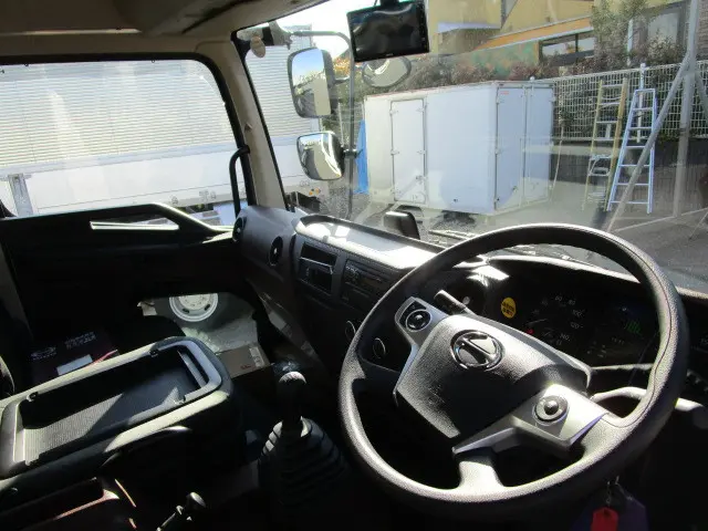 日野 レンジャー 2KG-FE2ACA(2WD)の写真9