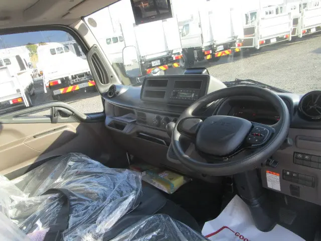 三菱 キャンター 2RG-FBA20(2WD)の写真8