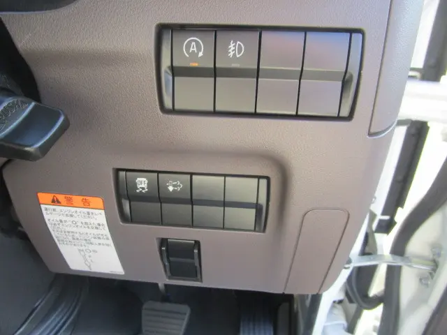 三菱 キャンター 2RG-FBA20(2WD)の写真11