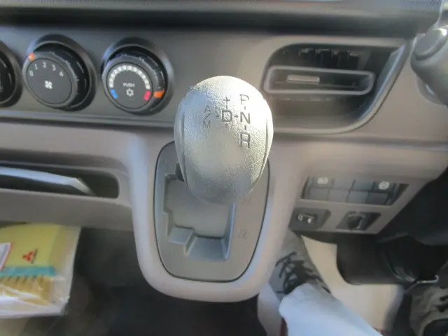 三菱 キャンター 2RG-FBA20(2WD)の写真15