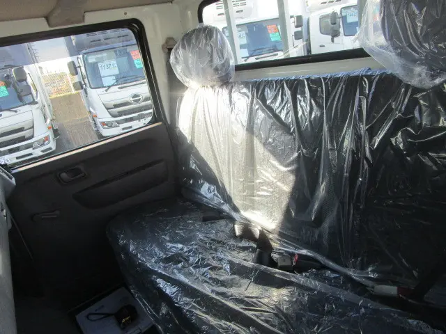 三菱 キャンター 2RG-FBA20(2WD)の写真21