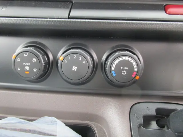 三菱 キャンター 2RG-FBA20(2WD)の写真15