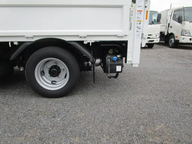 三菱 キャンター 2RG-FBA20(2WD)の写真35