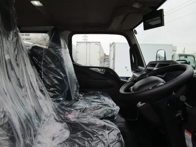 三菱 キャンター 2RG-FBA20(2WD)の写真9