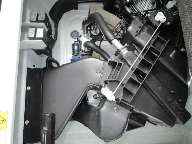 三菱 キャンター 2RG-FBA20(2WD)の写真32