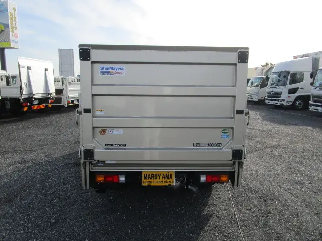 三菱 キャンター 2RG-FBA20(2WD)の写真7