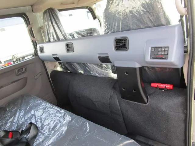 三菱 キャンター 2RG-FBA20(2WD)の写真18