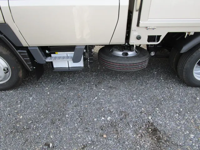 三菱 キャンター 2RG-FBA20(2WD)の写真28