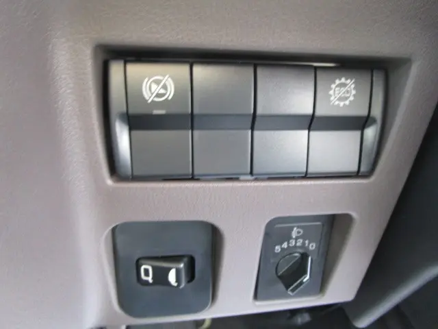 三菱 キャンター 2RG-FBA20(2WD)の写真14