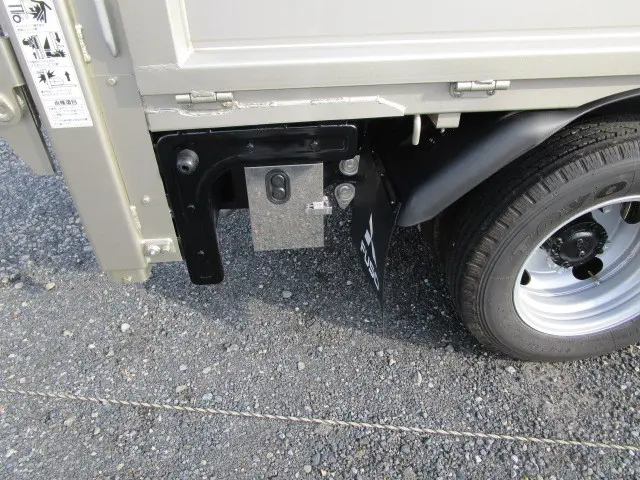 三菱 キャンター 2RG-FBA20(2WD)の写真27