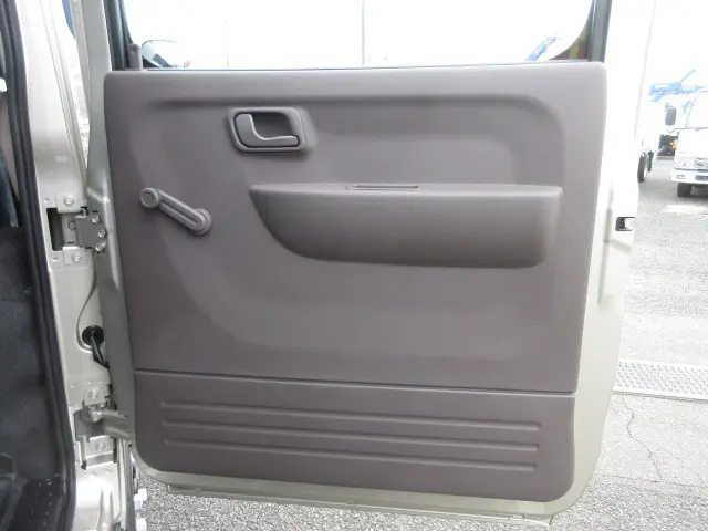 三菱 キャンター 2RG-FBA20(2WD)の写真29