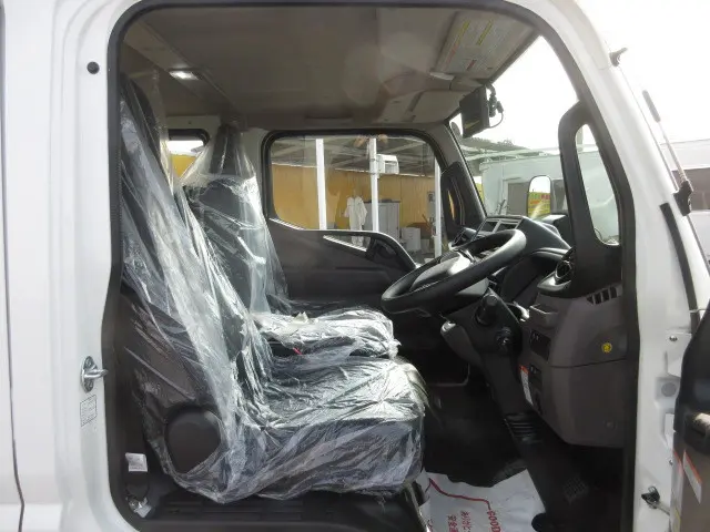 三菱 キャンター 2RG-FBA20(2WD)の写真13