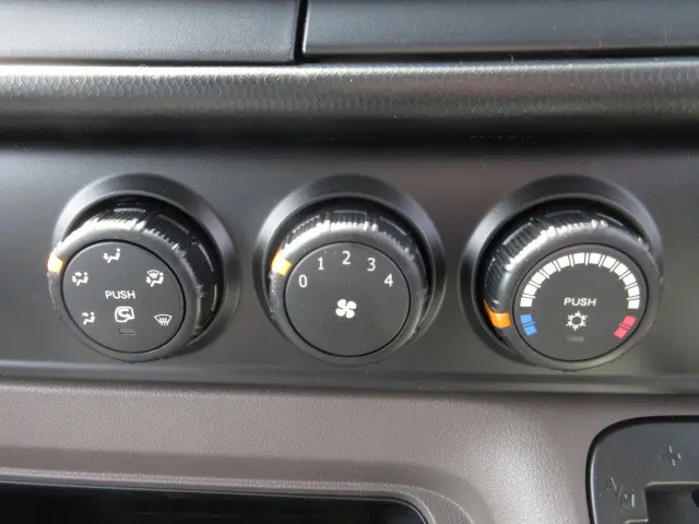 三菱 キャンター 2RG-FBA20(2WD)の写真21