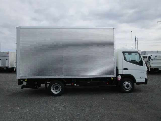 三菱 キャンター 2RG-FEB80(2WD)の写真6