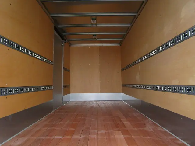 三菱 キャンター 2RG-FEB80(2WD)の写真9