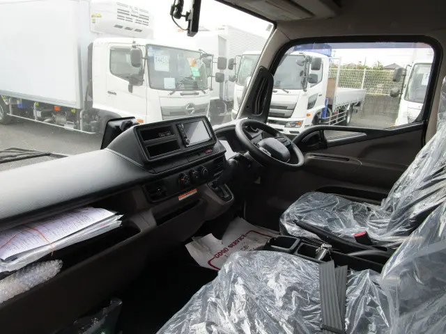 三菱 キャンター 2RG-FEB80(2WD)の写真24