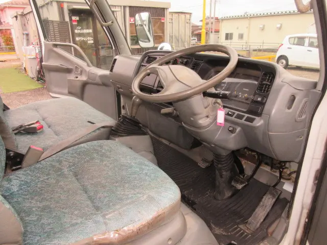 三菱 キャンター KK-FD50AB(4WD)の写真12
