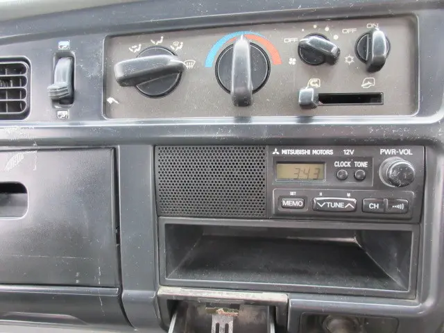 三菱 キャンター KK-FD50AB(4WD)の写真18